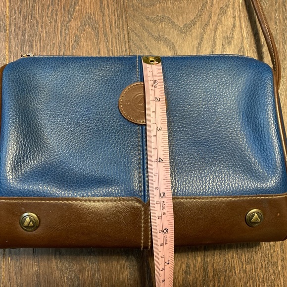 Liz Claiborne Purse - Picture 4 of 6
